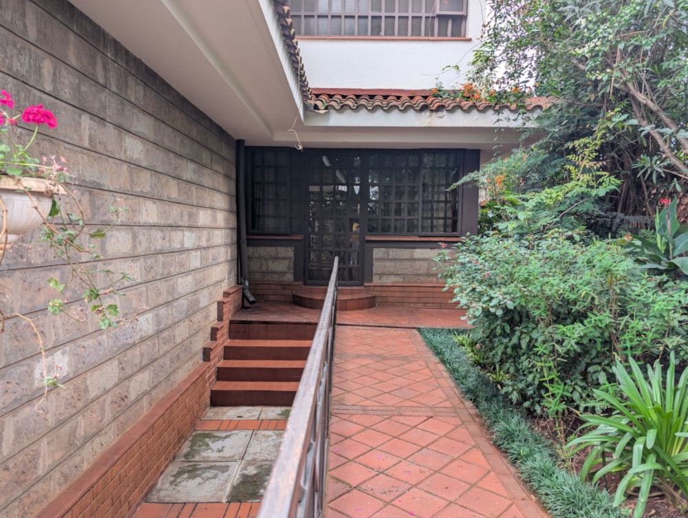 Cottage to rent in Runda , Kenya - 3KE1738368