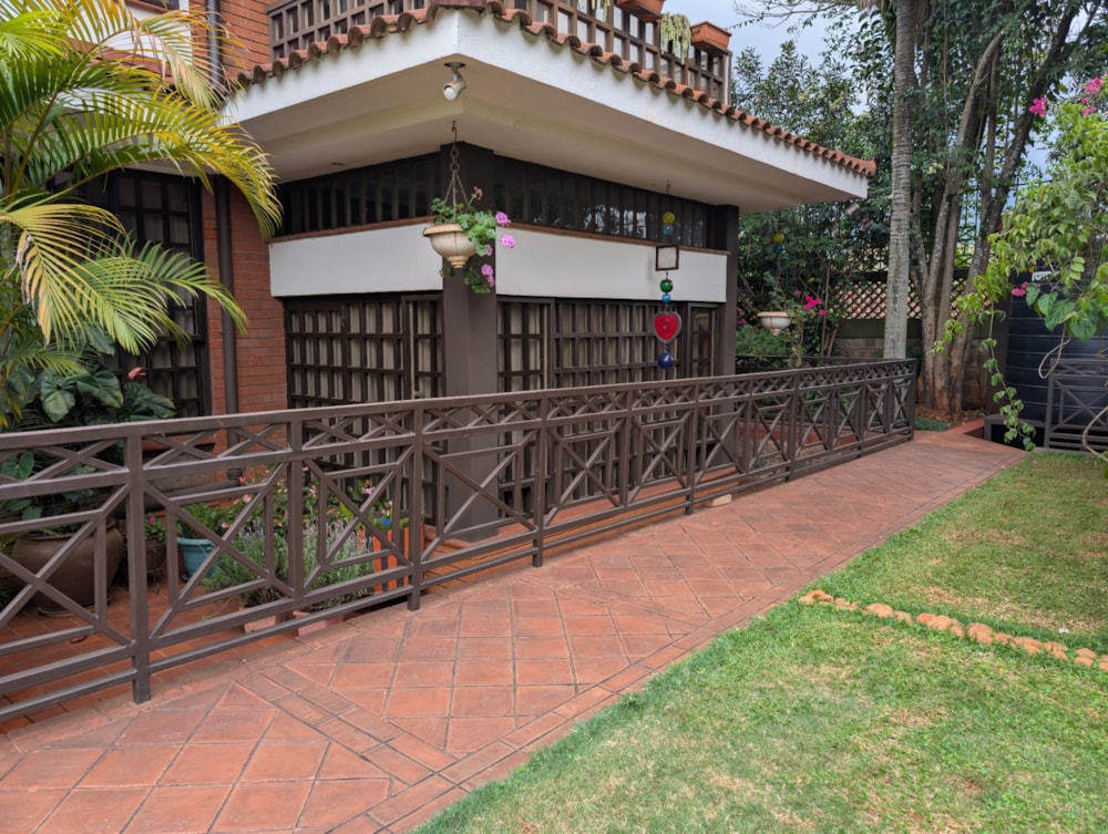 Cottage to rent in Runda , Kenya - 3KE1738368