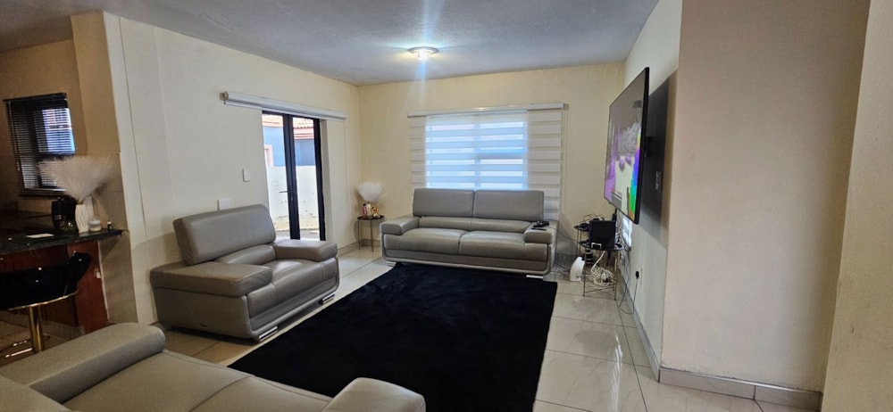 Double-storey cluster for sale in Brakpan North - 1BJ1738406