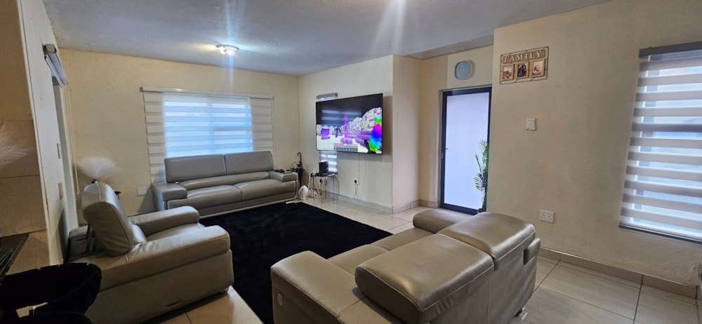 Double-storey cluster for sale in Brakpan North - 1BJ1738406