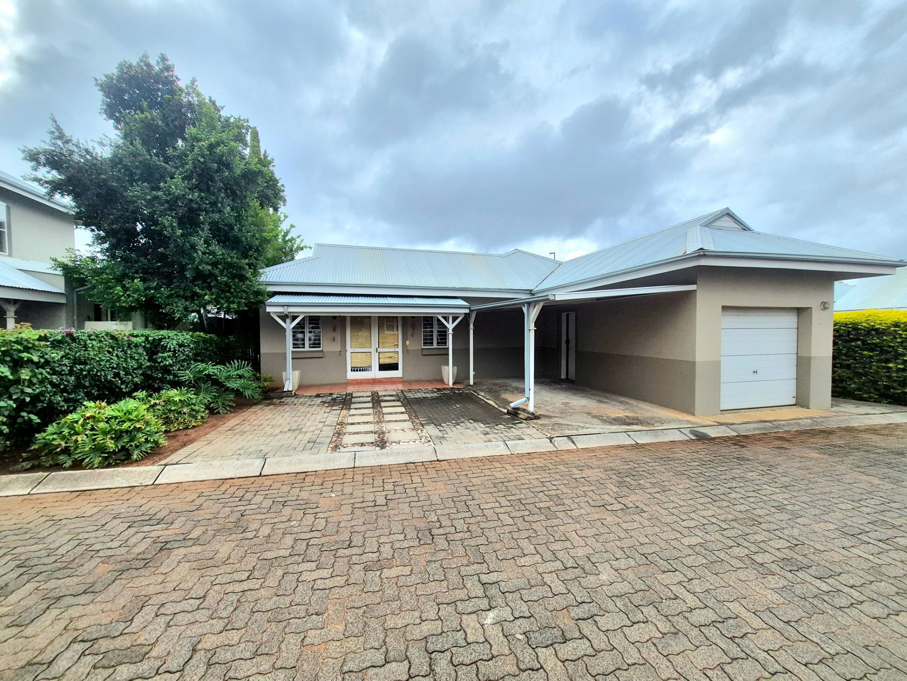 House for sale in Waterval East - 1RU1738419