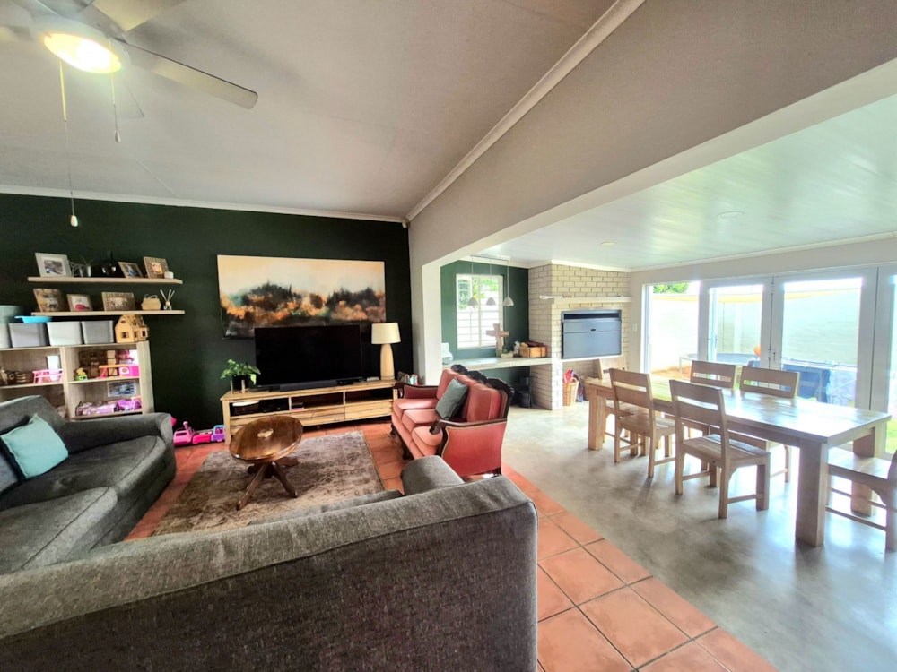 House for sale in Waterval East - 1RU1738419