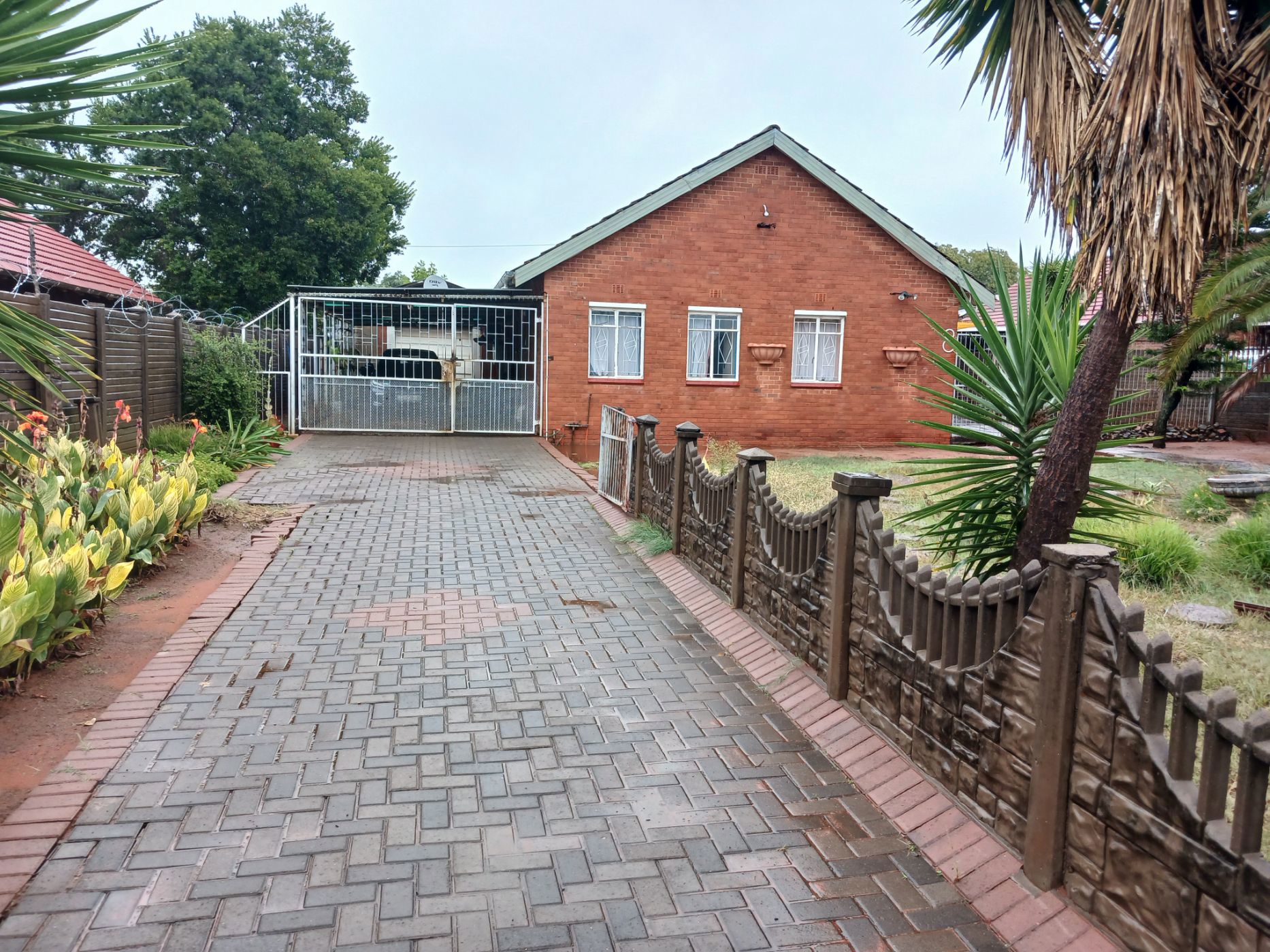 House for sale in Beaconsfield - 1KJ1738487