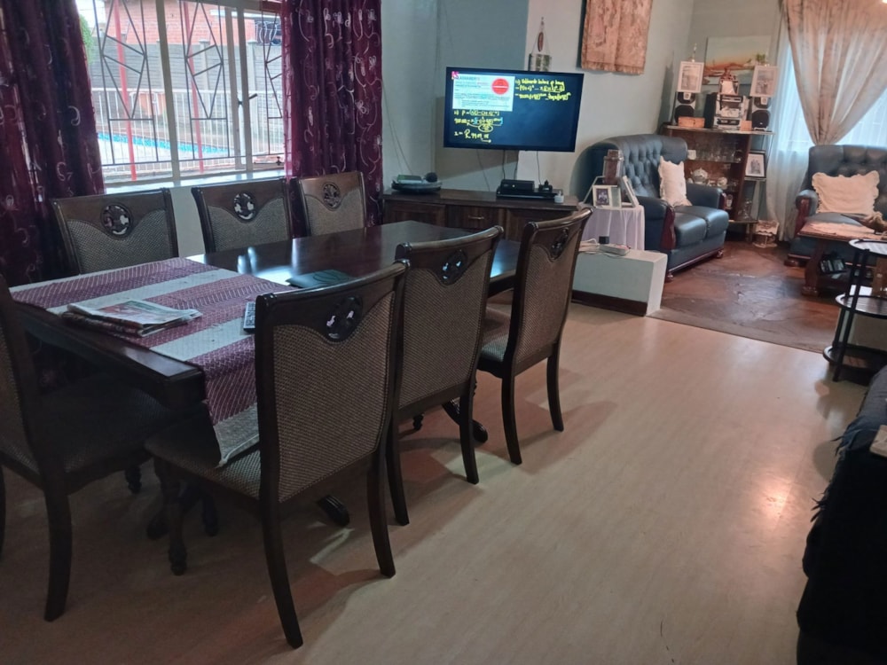 House for sale in Beaconsfield - 1KJ1738487
