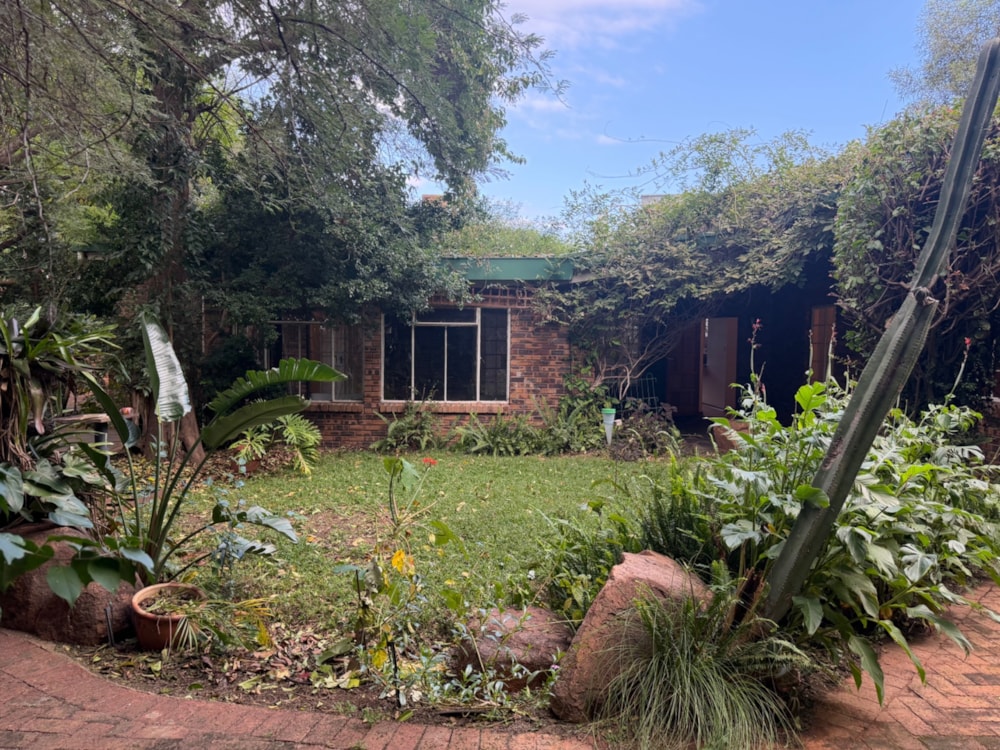 House for sale in Gaborone, Botswana - 3BO1738485 House for sale in Gaborone, Botswana - 3BO1738485