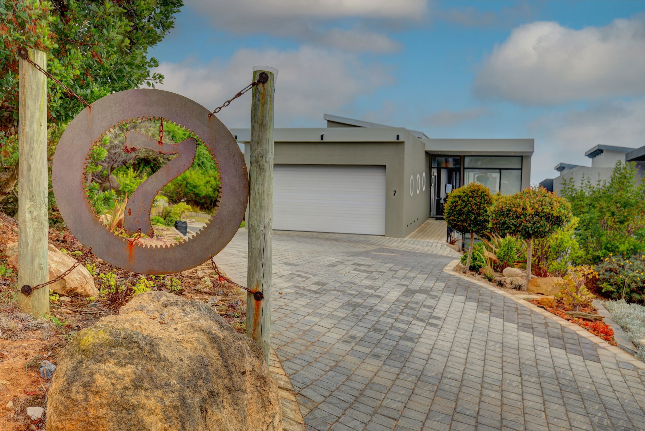 Double-storey house for sale in Pinnacle Point Golf Estate - 1MB1444796