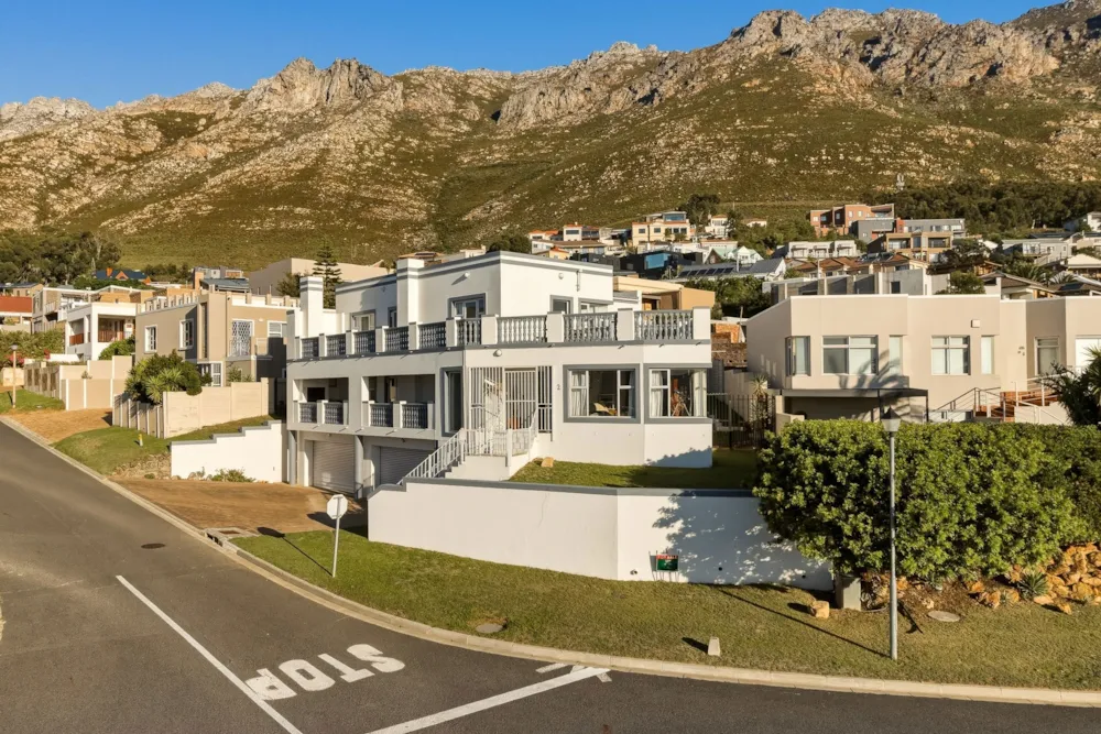 House for sale in Gordons Bay - SW1737045 House for sale in Gordons Bay - SW1737045