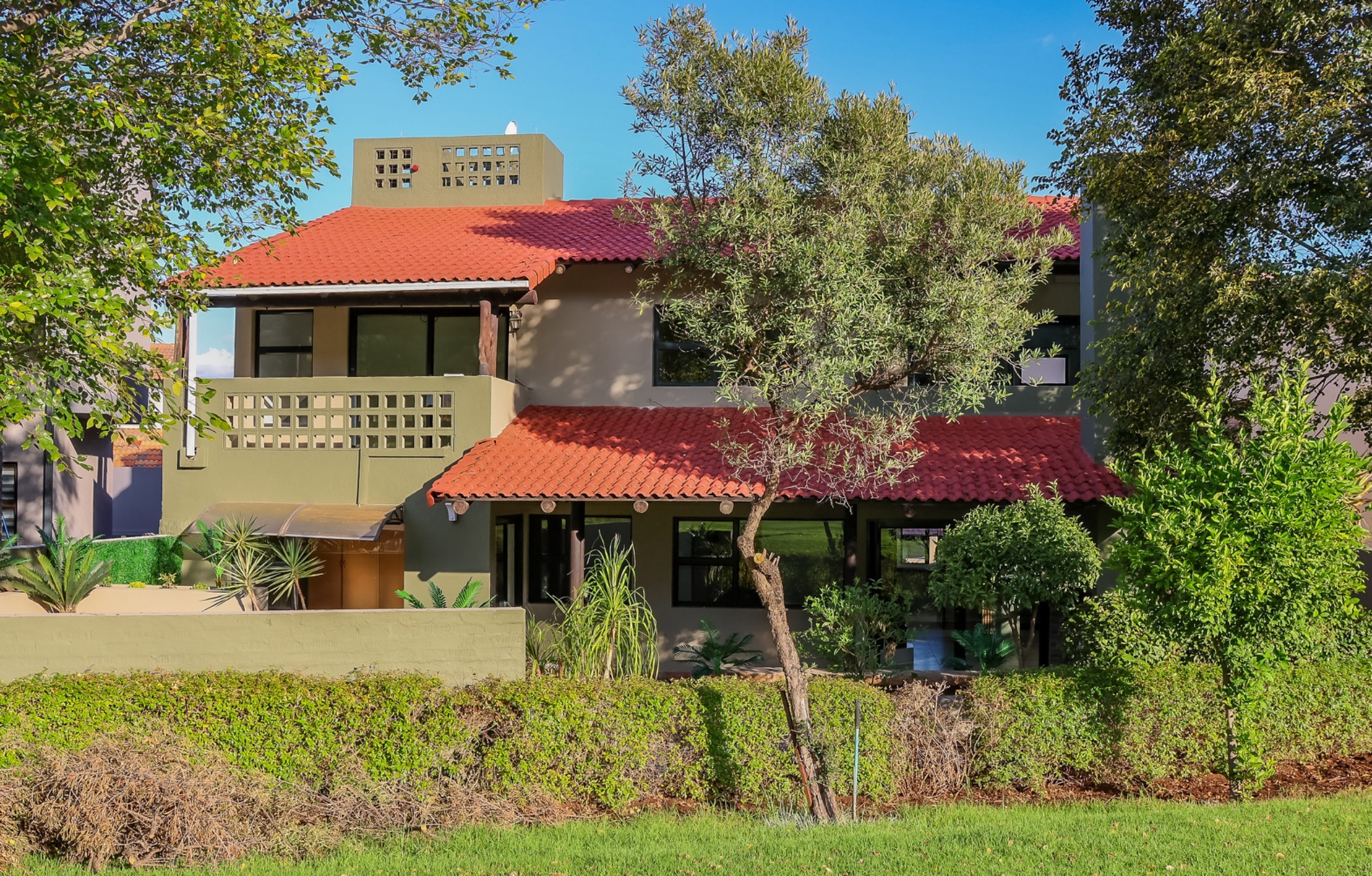 Golf estate house to rent in Magalies Golf Estate - 1HR1736182