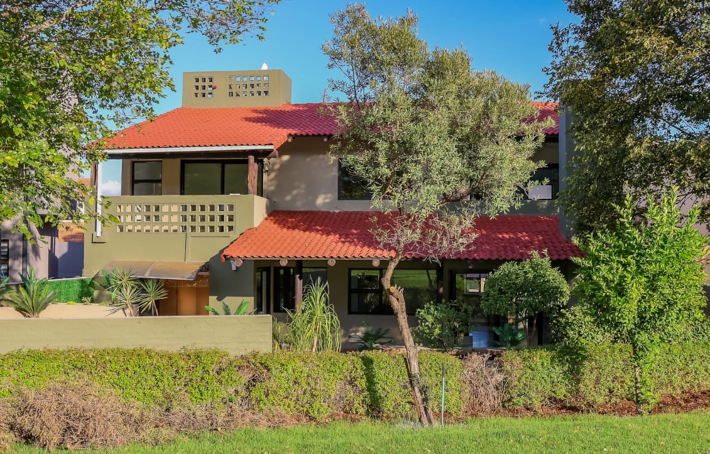 Golf estate house to rent in Magalies Golf Estate - 1HR1736182