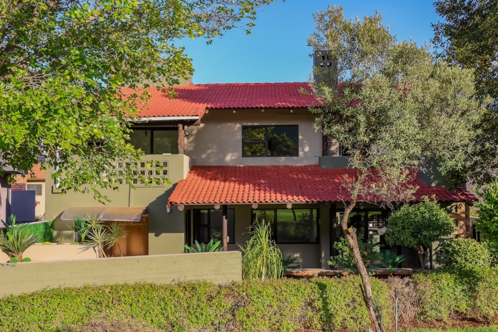 Golf estate house to rent in Magalies Golf Estate - 1HR1736182