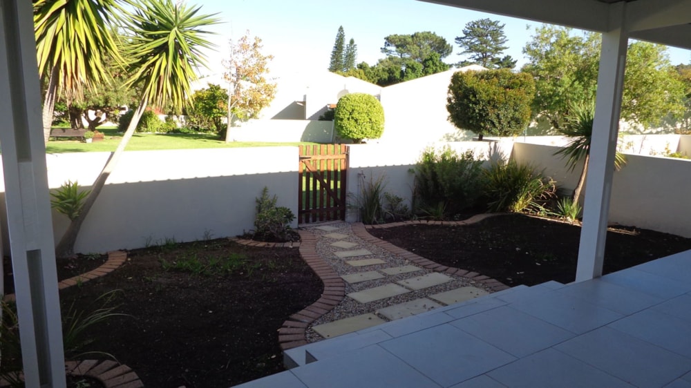 Townhouse to rent in Somerset West - SWL1737991