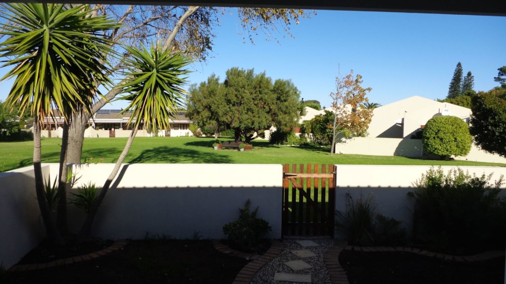 Townhouse to rent in Somerset West - SWL1737991