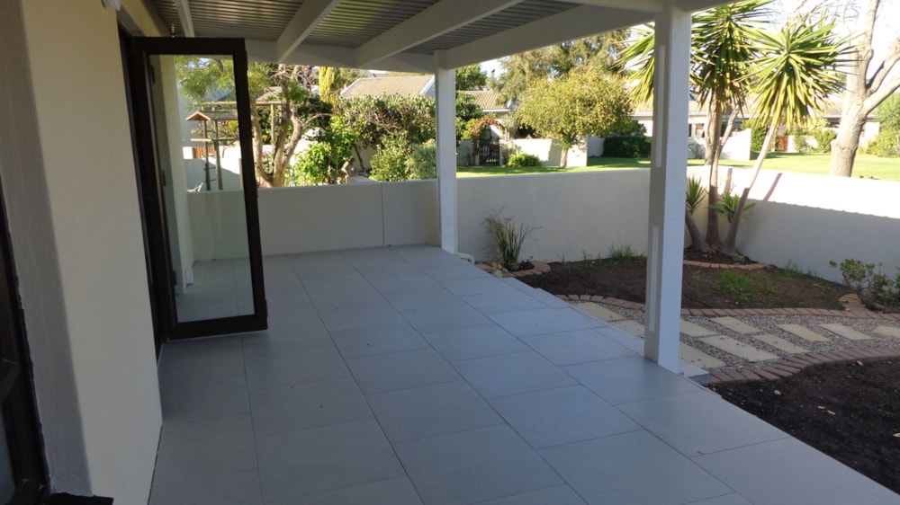 Townhouse to rent in Somerset West - SWL1737991