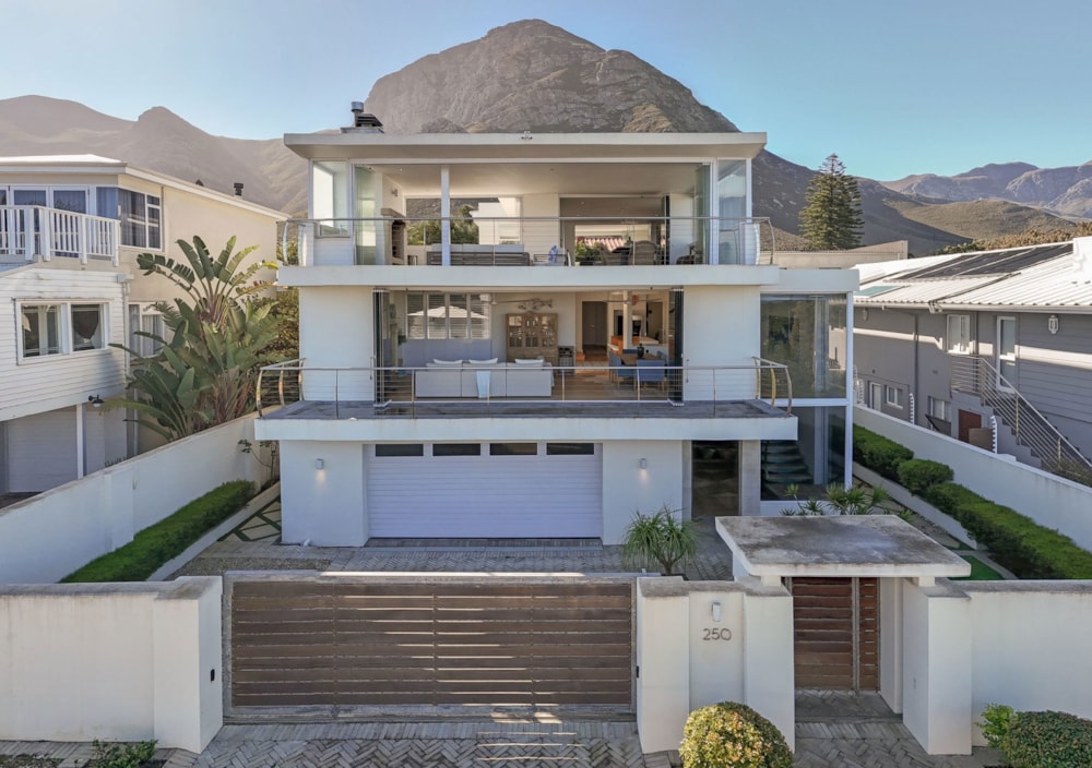 Double-storey house for sale in Voelklip - HF1736848