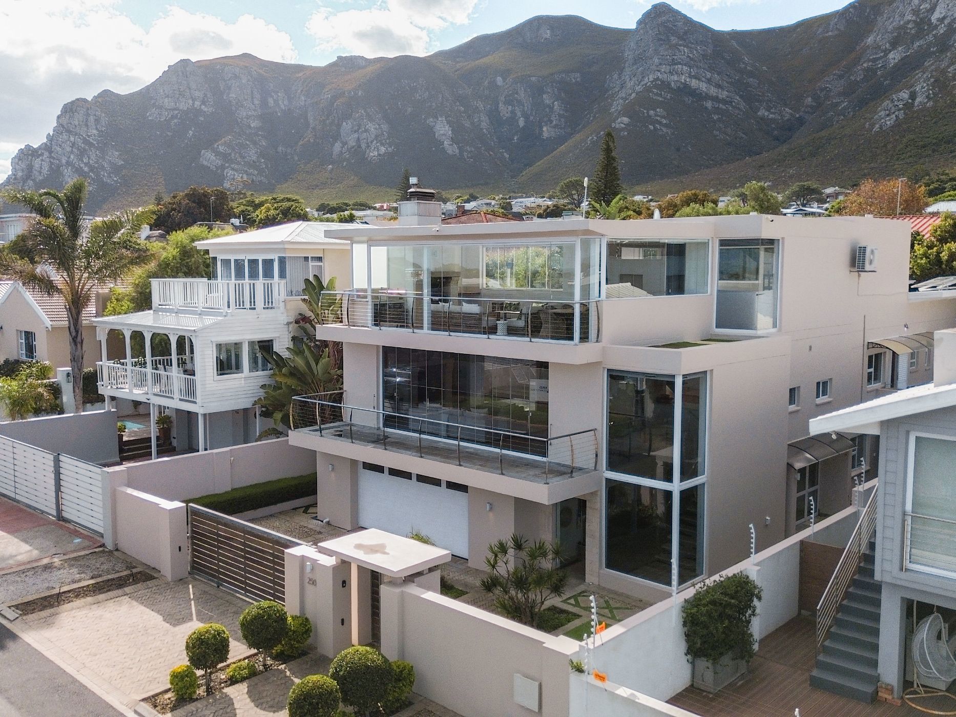 Double-storey house for sale in Voelklip - HF1736848