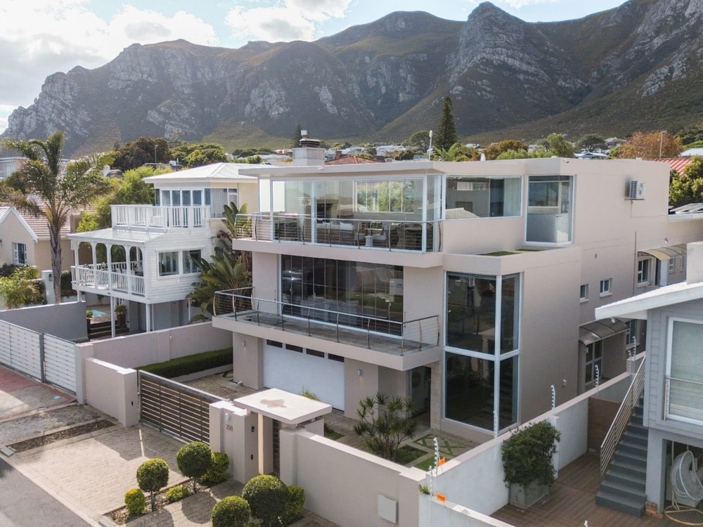 Double-storey house for sale in Voelklip - HF1736848