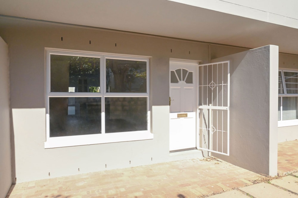 Security complex home for sale in Pearl Rise - SW1736341