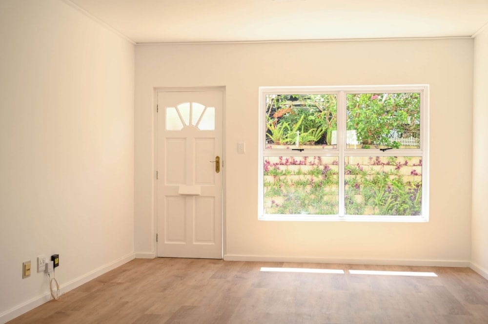 Security complex home for sale in Pearl Rise - SW1736341