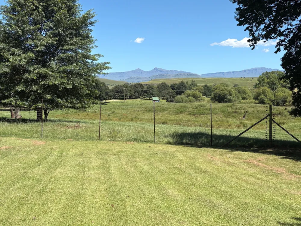 Smallholding sold in Himeville - 1UB1656533 Smallholding sold in Himeville - 1UB1656533