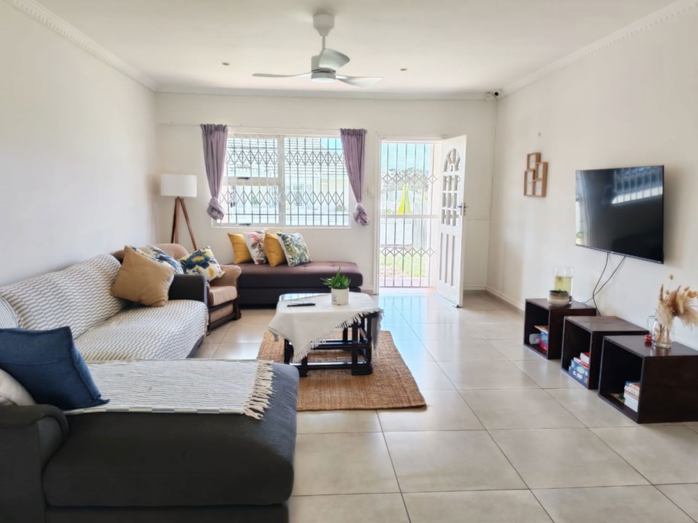 Security complex home to rent in Somerset Park, uMhlanga - 1ND1736349