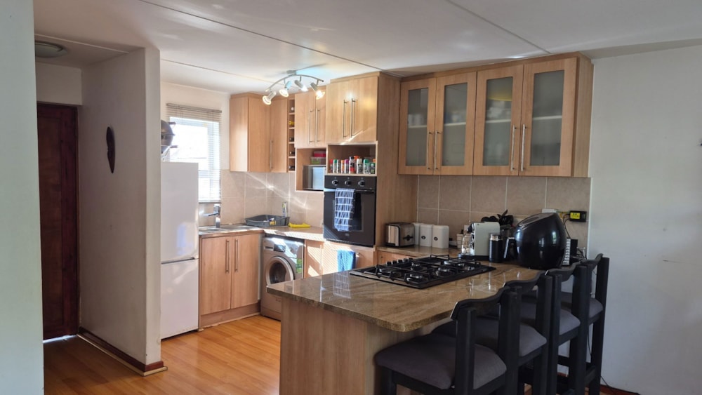 Townhouse to rent in Admirals Park - SWL1738544
