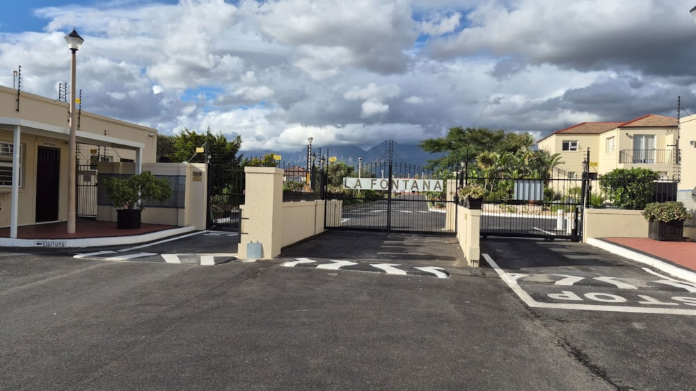 Townhouse to rent in Admirals Park - SWL1738544