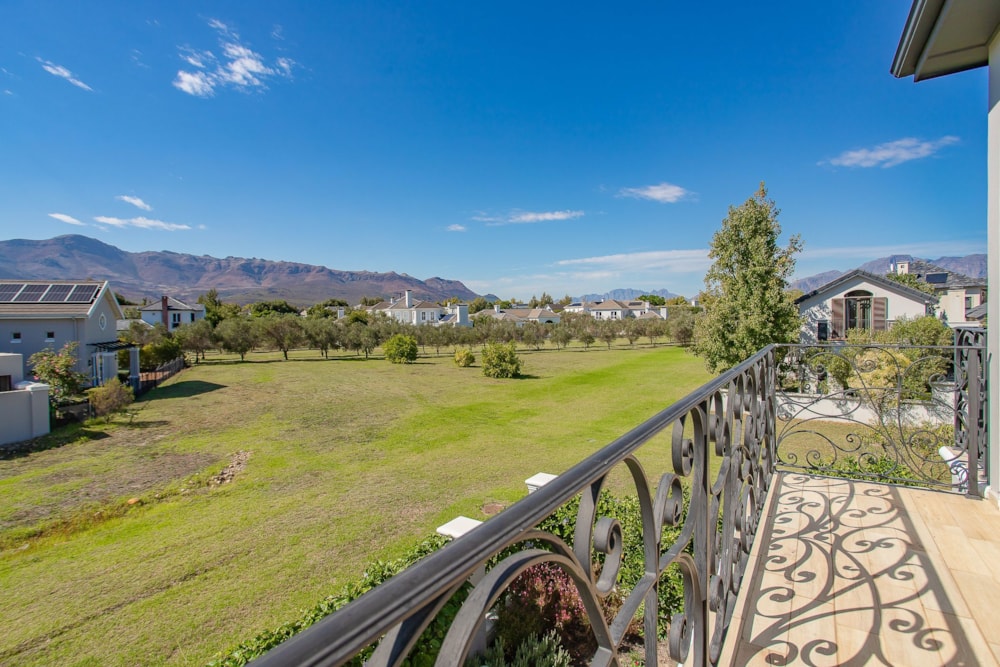 Security estate home for sale in Val de Vie Estate - VLV1735404