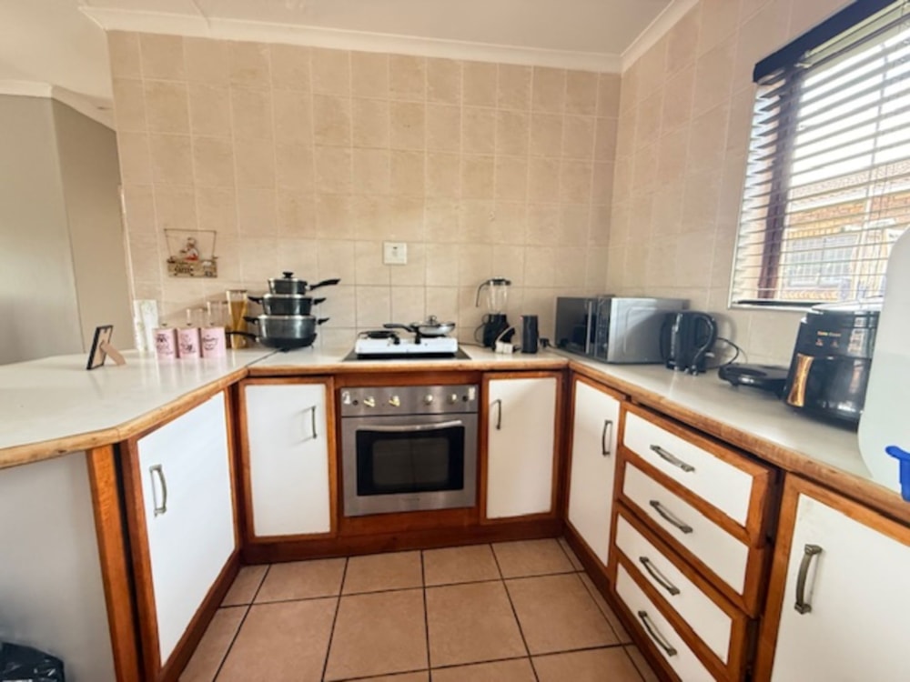 Security complex home to rent in Birdswood - 1RY1736903