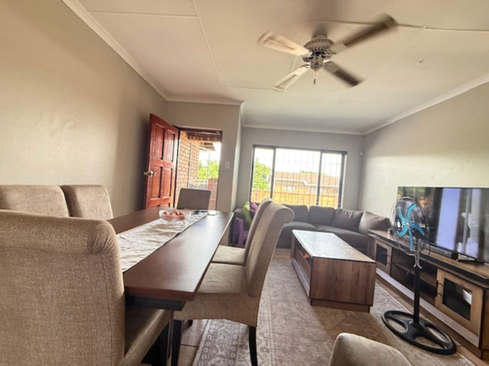 Security complex home to rent in Birdswood - 1RY1736903