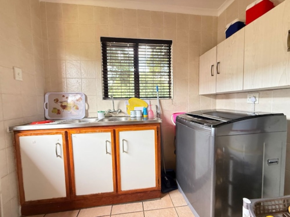 Security complex home to rent in Birdswood - 1RY1736903