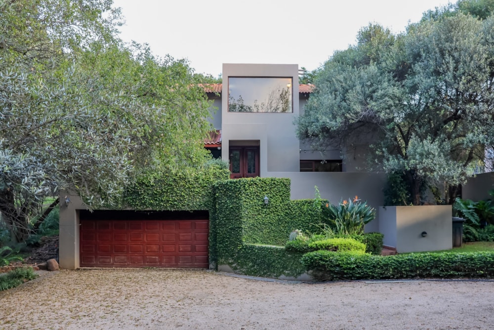 Golf estate house to rent in Magalies Golf Estate - 1HR1736175