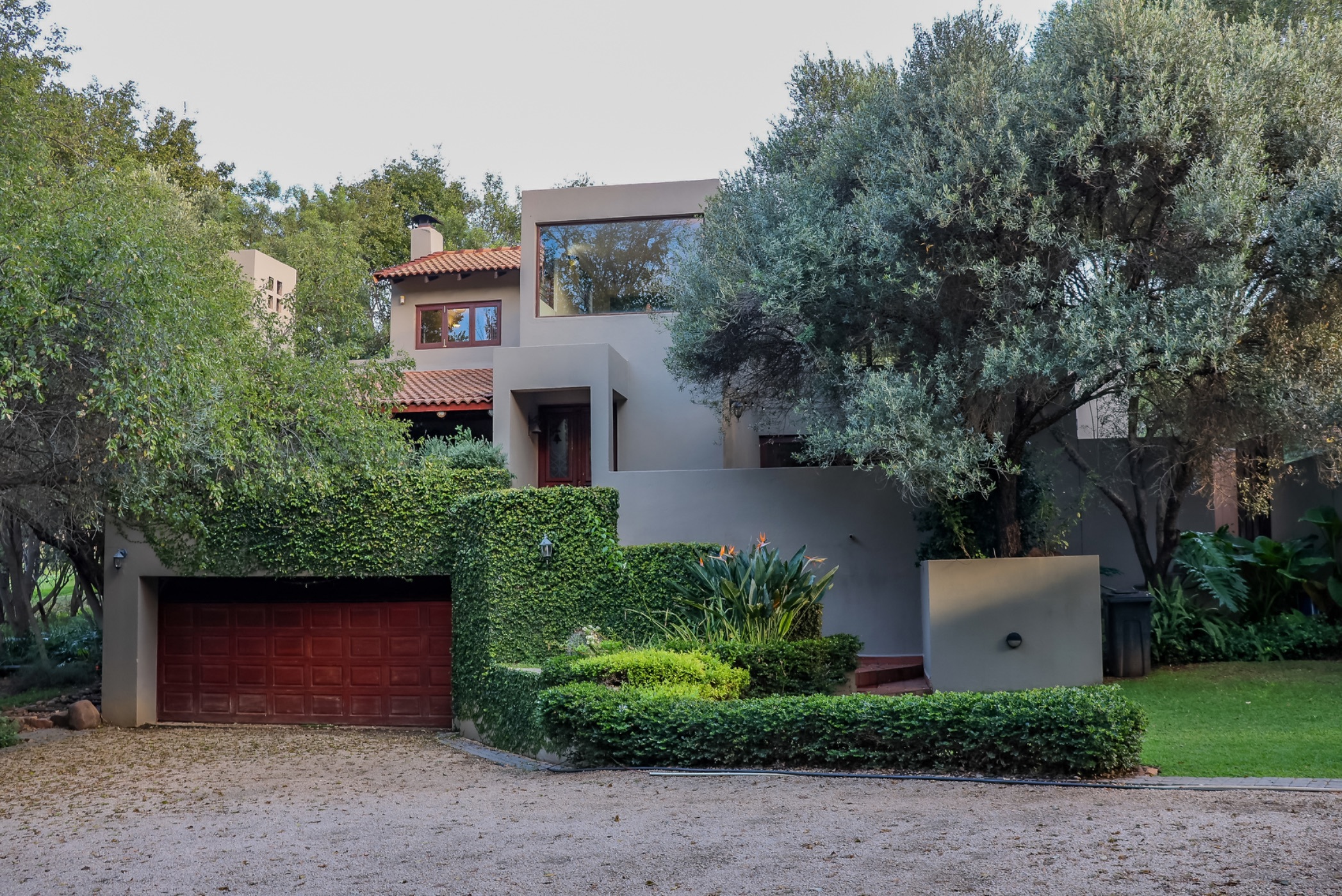 Golf estate house to rent in Magalies Golf Estate - 1HR1736175