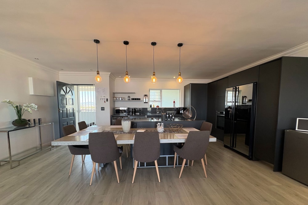 Apartment for sale in Big Bay - 1TV1738393