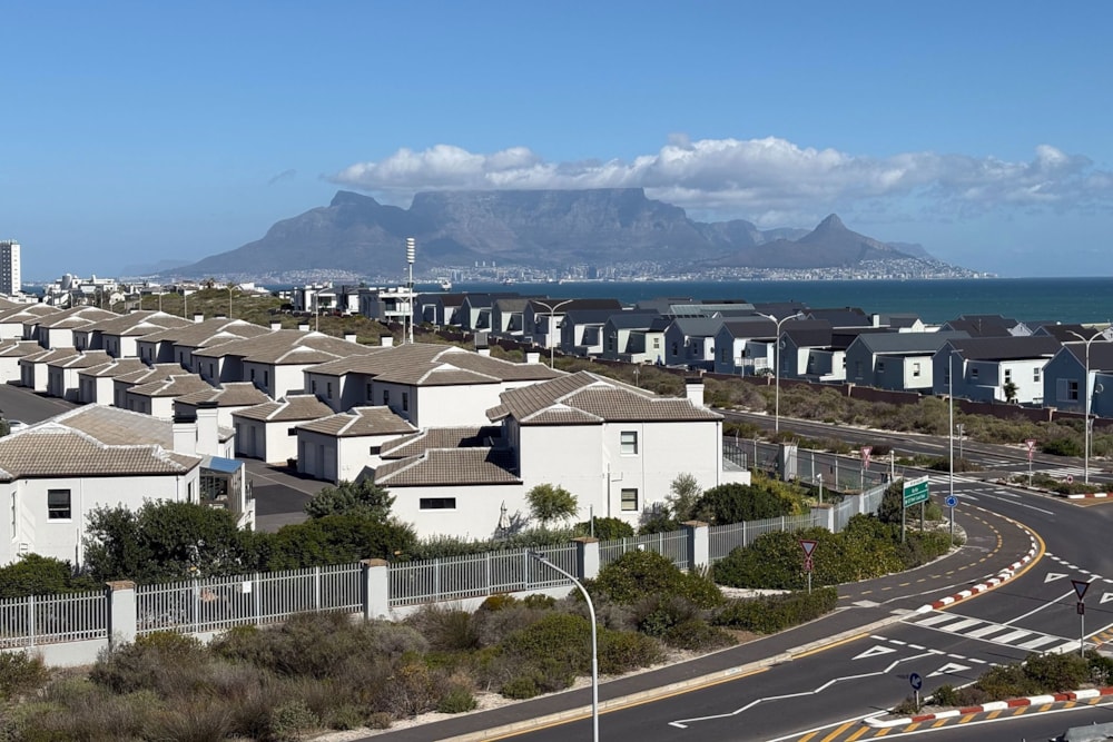 Apartment for sale in Big Bay - 1TV1738393