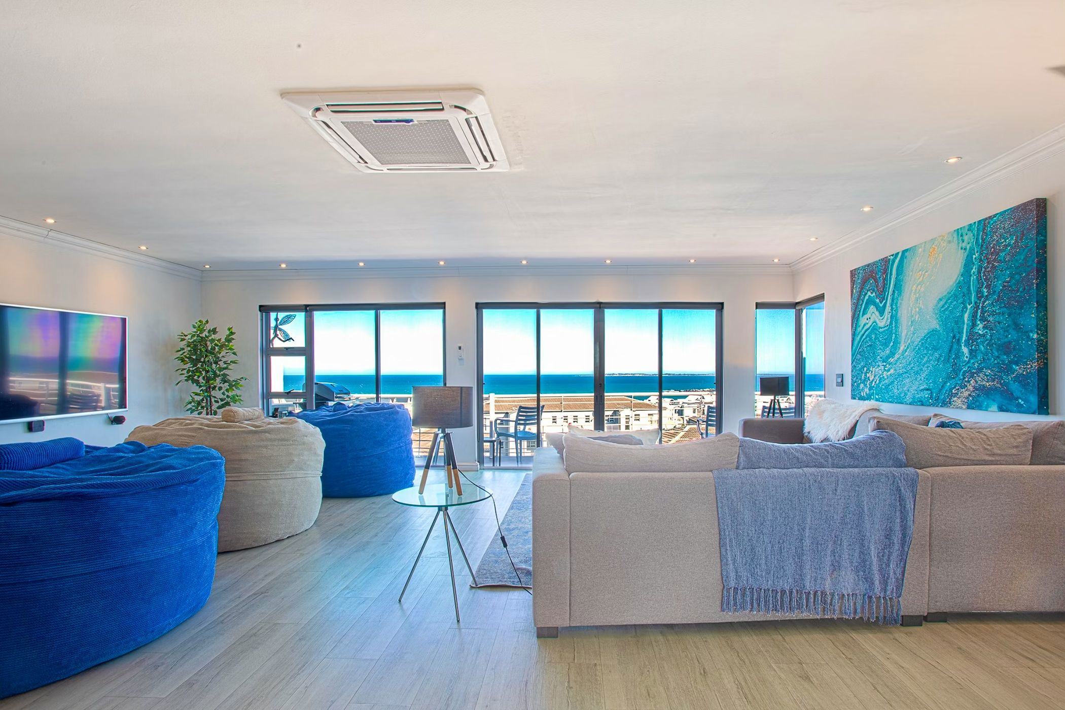 Apartment for sale in Big Bay - 1TV1738393