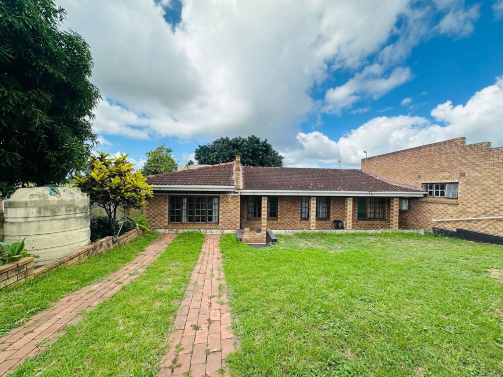 House for sale in Brackenham - 1RY1735066 House for sale in Brackenham - 1RY1735066