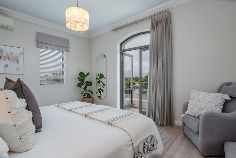 Security estate home for sale in Val de Vie Estate - VLV1737785
