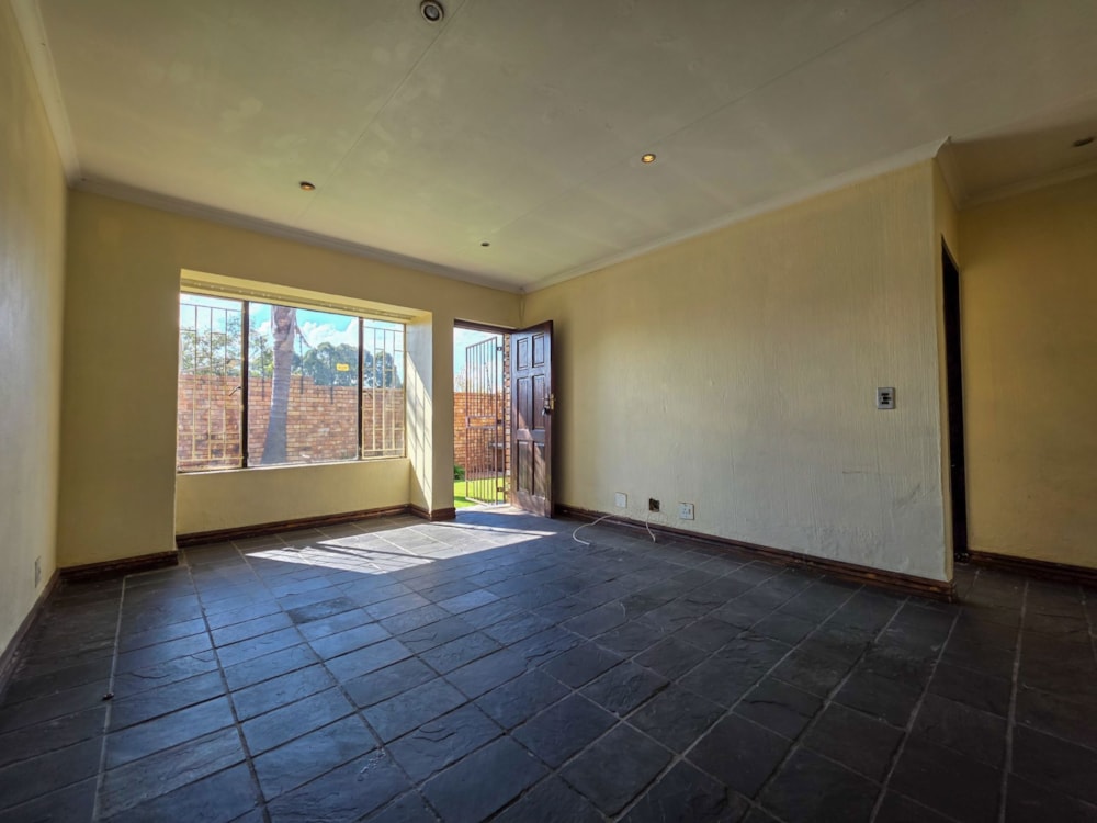 Townhouse for sale in Dalpark Ext 1 - 1BJ1737387