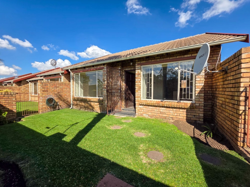 Townhouse for sale in Dalpark Ext 1 - 1BJ1737387