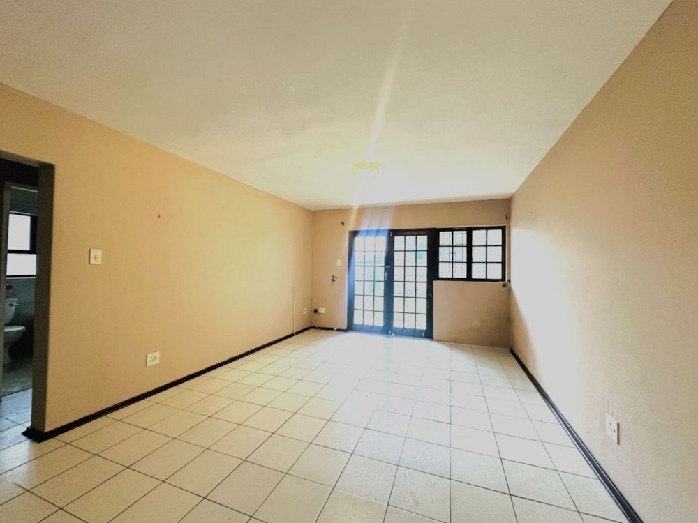 Security complex home to rent in Meer en See - 1RY1737568