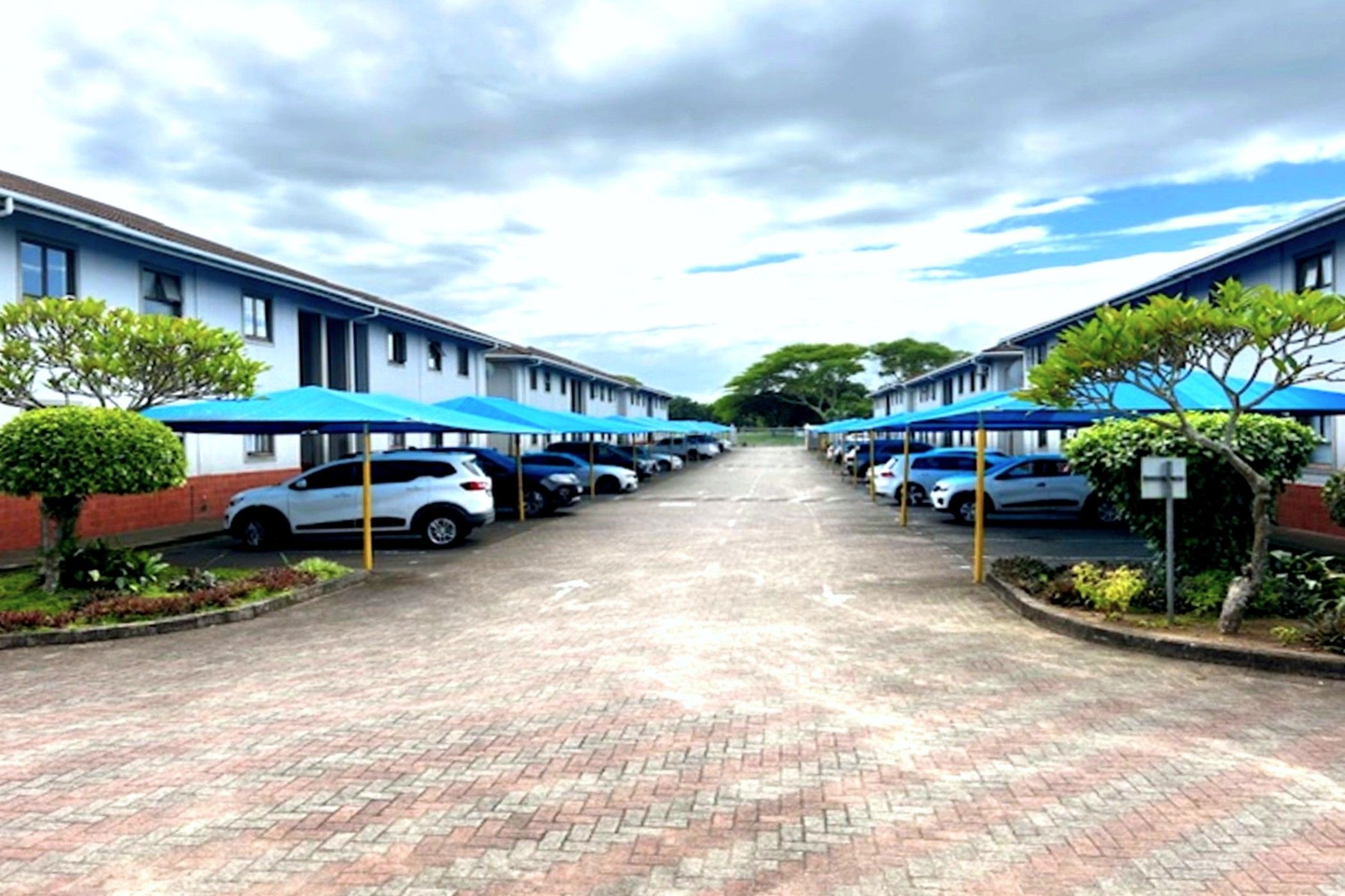 Security complex home to rent in Meer en See - 1RY1737568