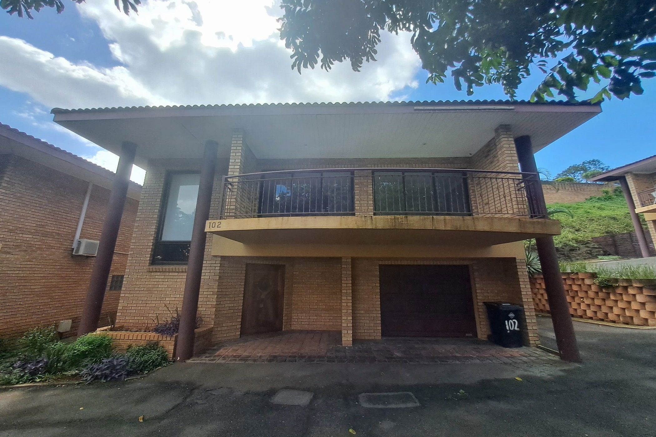 Townhouse to rent in Amanzimtoti - 1WB1737005