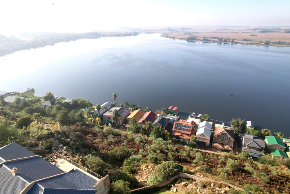 Security estate home for sale in Aquavista Mountain Estate - PRN1737008