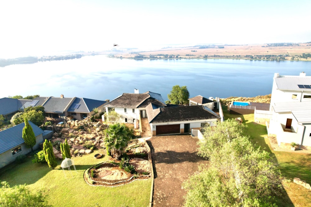 Security estate home for sale in Aquavista Mountain Estate - PRN1737008