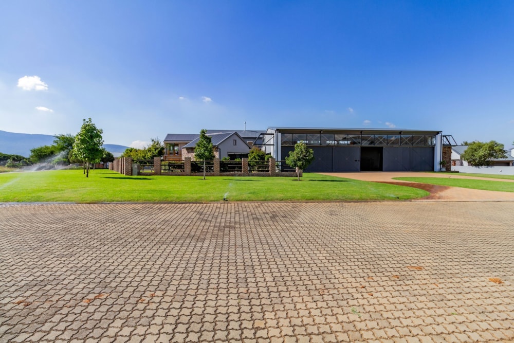 Security estate home for sale in The Coves - 1HR1741149 Security estate home for sale in The Coves - 1HR1741149