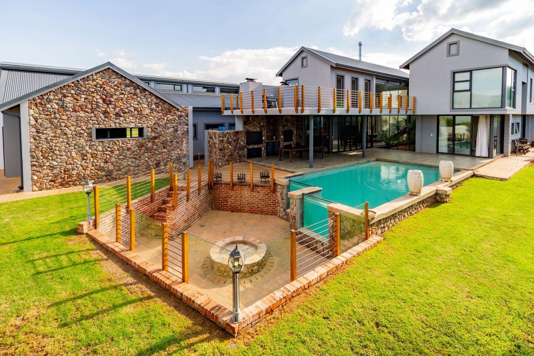 Security estate home for sale in The Coves - 1HR1741149