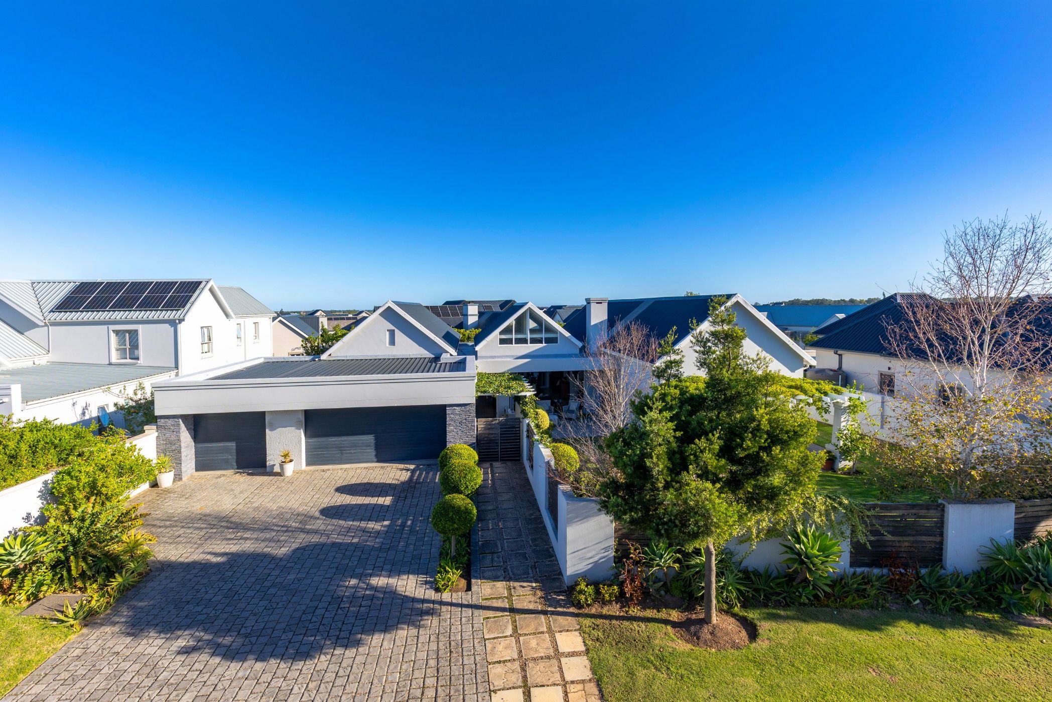 Single-storey house for sale in Kingswood Golf Estate - GEO1737404