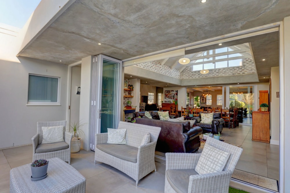 Single-storey house for sale in Kingswood Golf Estate - GEO1737404