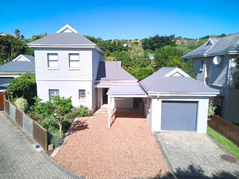 Double-storey house for sale in Meedingsride - 1SH1737346 Double-storey house for sale in Meedingsride - 1SH1737346