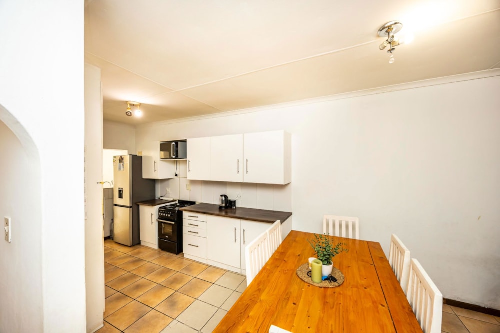 Townhouse for sale in Beacon Bay - 1EZ1738009
